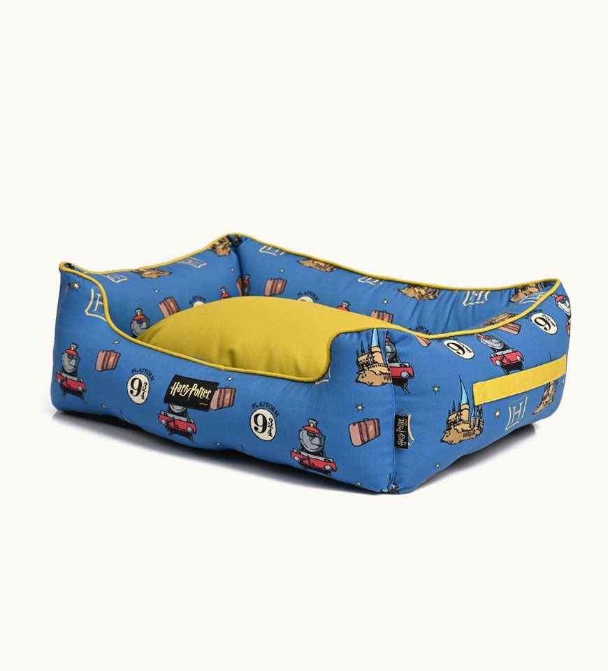 Harry Potter Lounger Bed - Welcome to Hogwarts Dog Bed- Buy Mongo-Themed Pet food Online | mongo