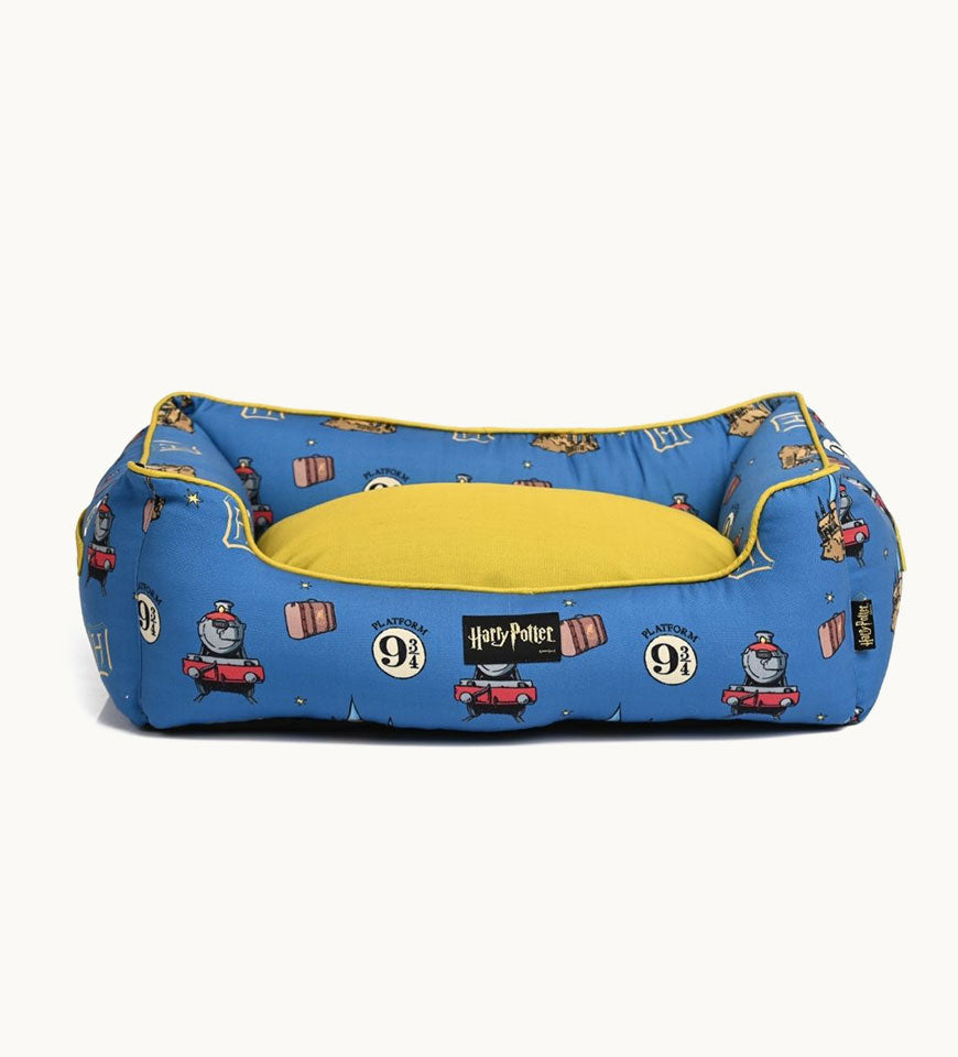 Harry Potter Lounger Bed - Welcome to Hogwarts Dog Bed- Buy Mongo-Themed Pet food Online | mongo